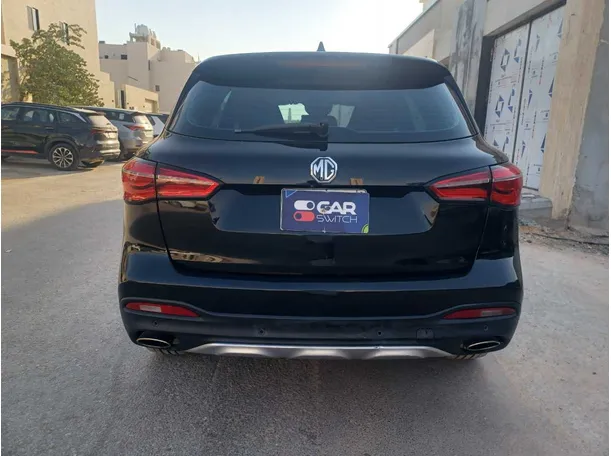 Car image 6