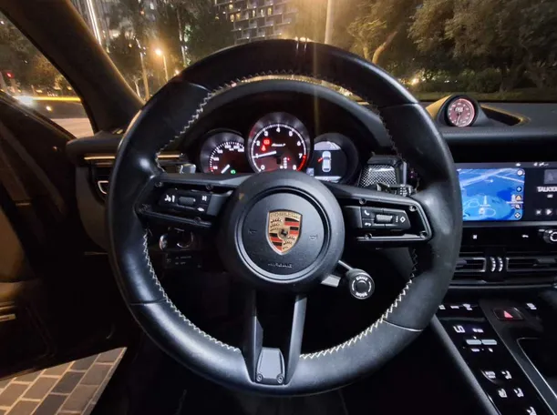 Car image 17