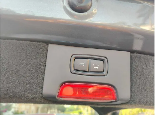 Car image 43