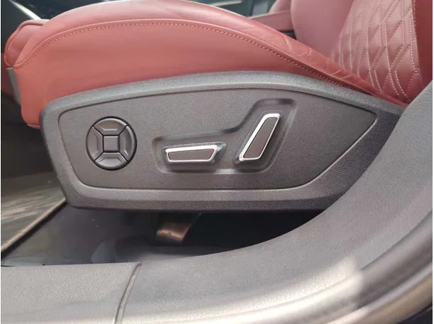 Car image 35