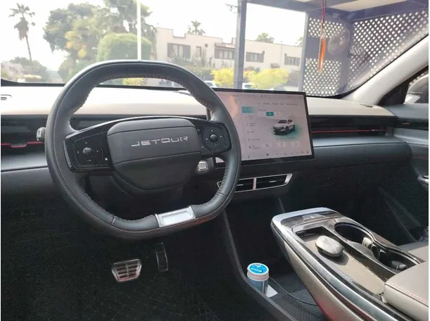 Car image 26
