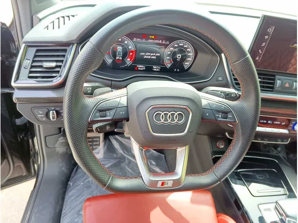 Car image 25