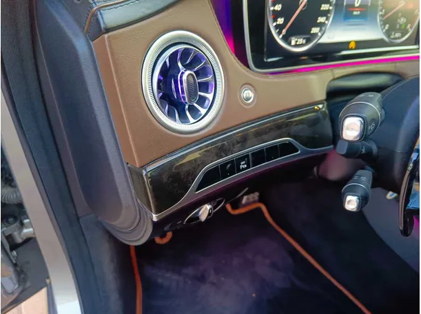 Car image 32