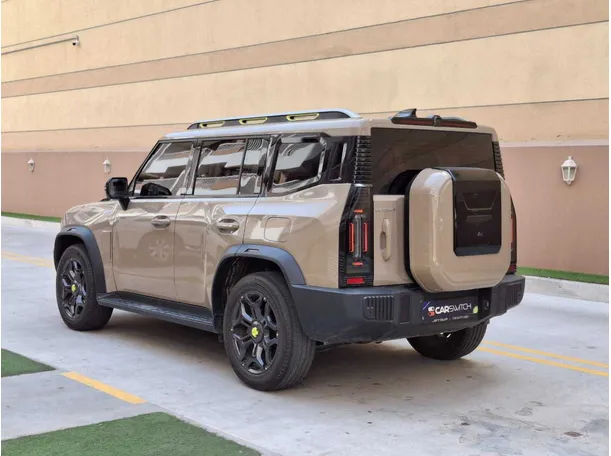 Car image 7
