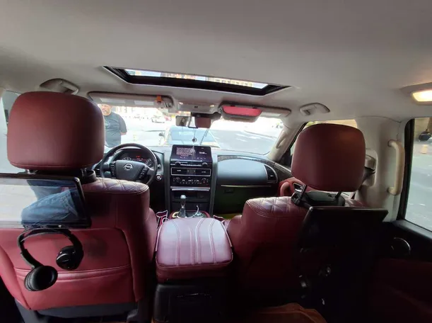 Car image 14