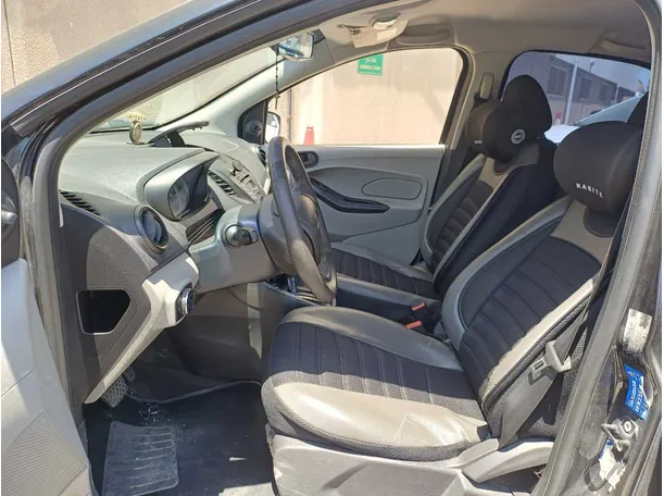 Car image 12