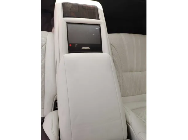 Car image 32