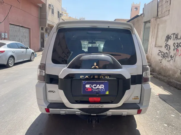 Car image 6