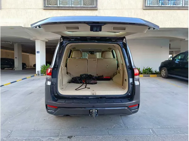 Car image 29