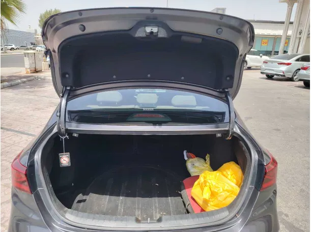 Car image 23