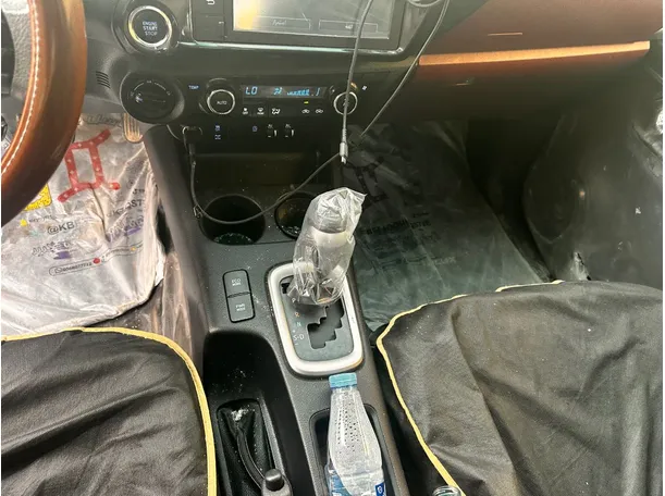 Car image 17