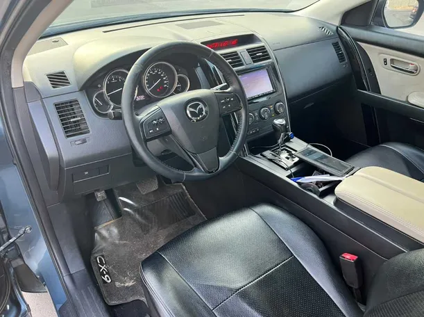 Car image 11