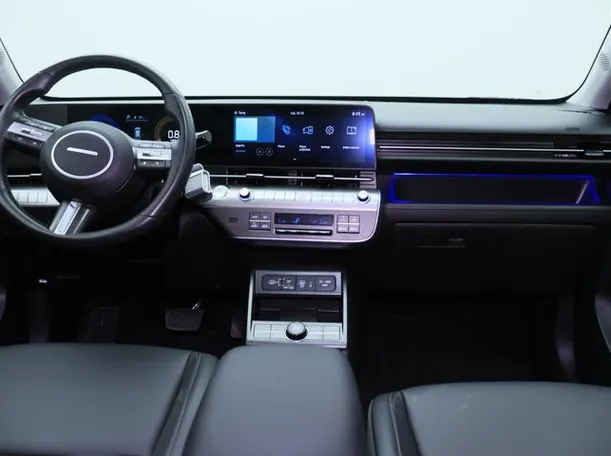 Car image 8