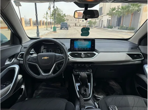 Car image 15