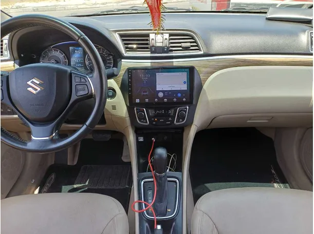 Car image 18