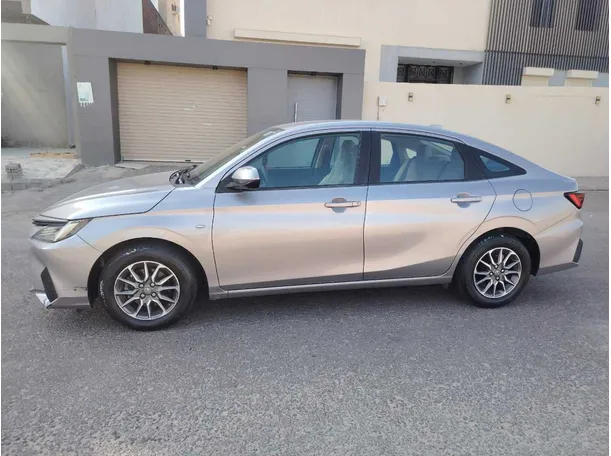 Car image 8