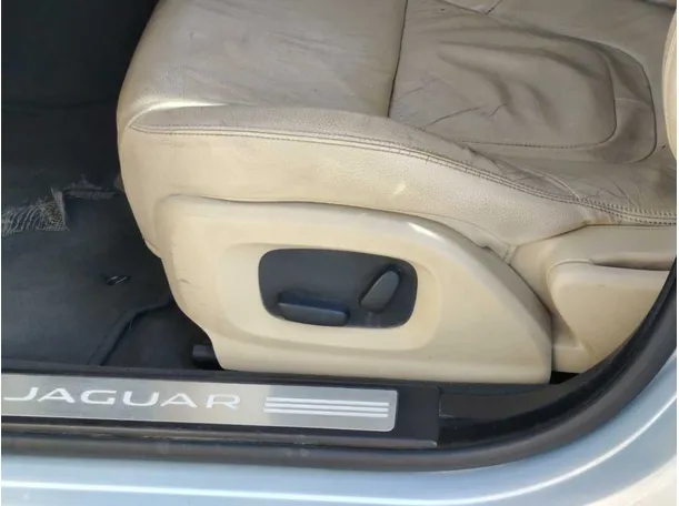 Car image 29