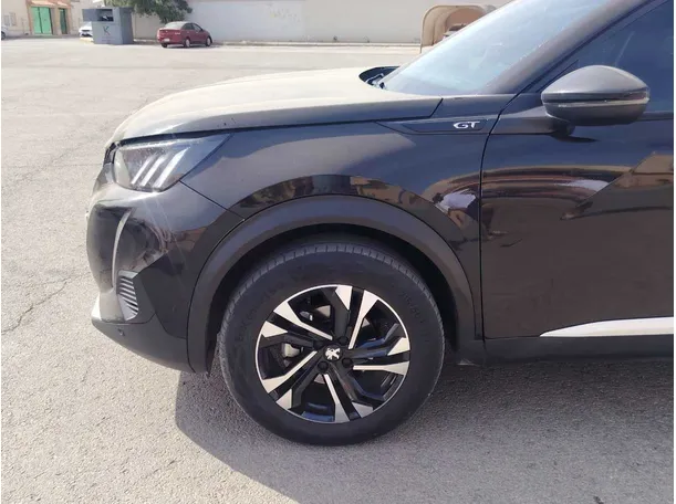 Car image 9