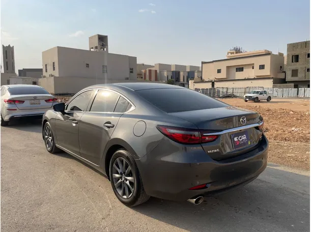 Car image 7