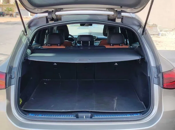 Car image 25