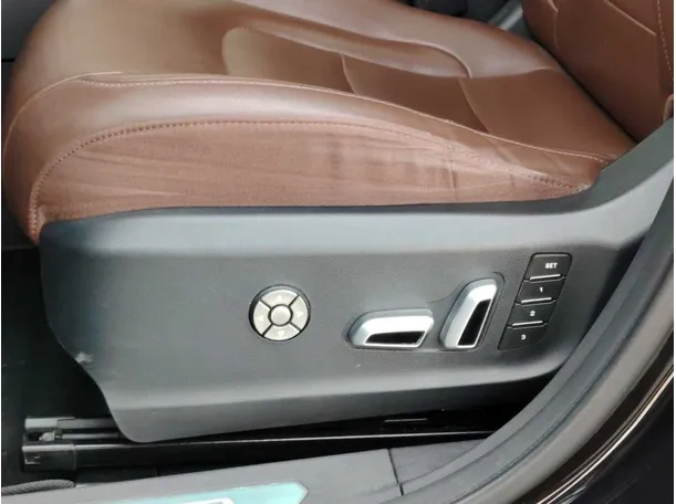 Car image 31