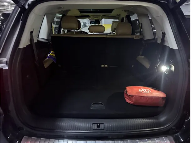Car image 21