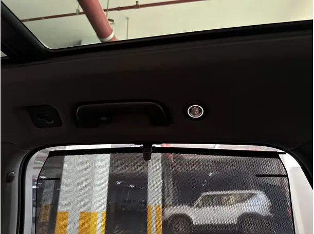 Car image 29