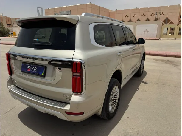 Car image 5