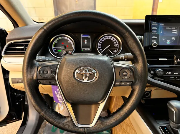 Car image 19