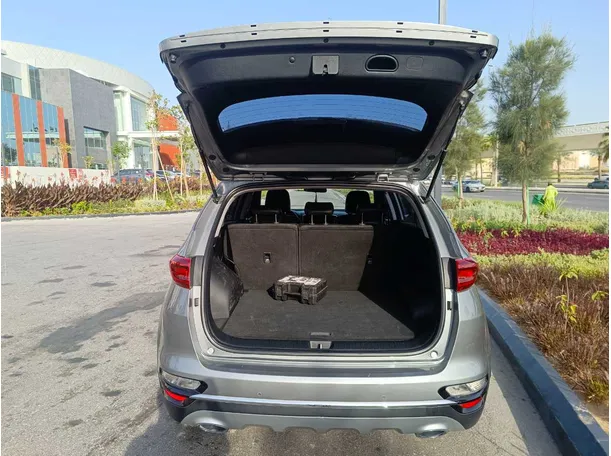 Car image 26