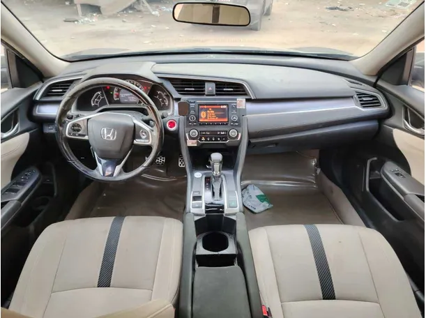 Car image 22