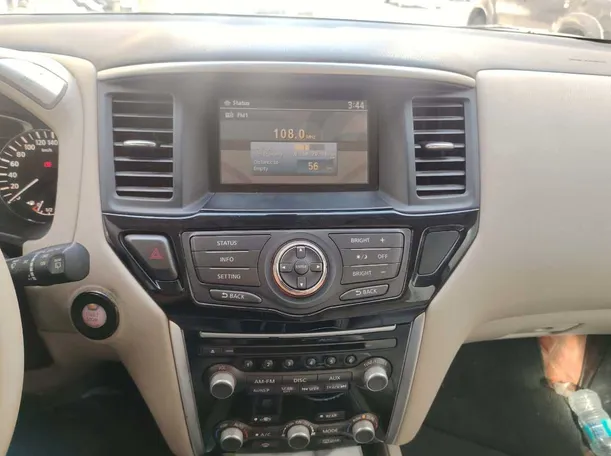 Car image 26