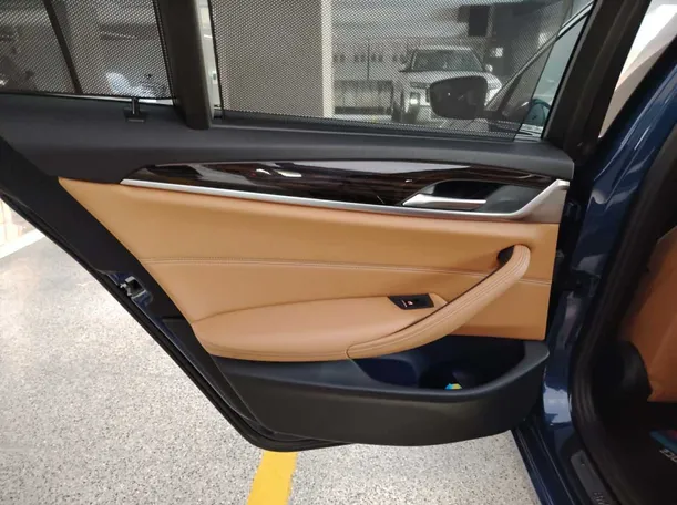 Car image 33