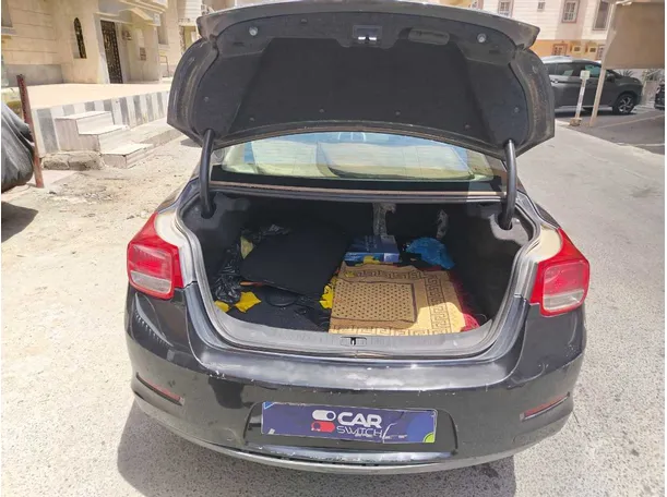 Car image 25