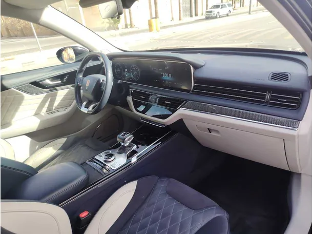 Car image 13