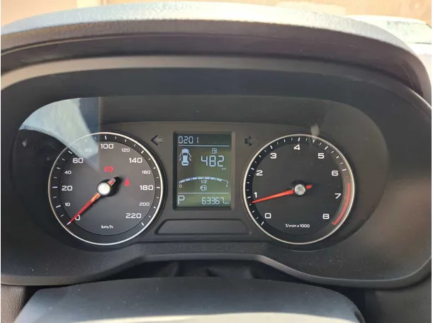 Car image 17