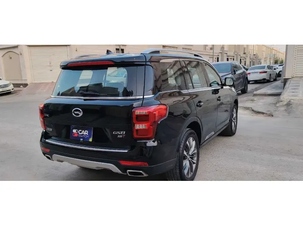 Car image 5