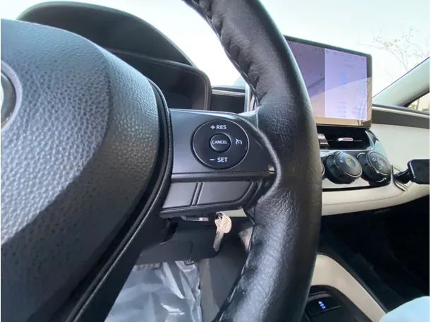 Car image 18