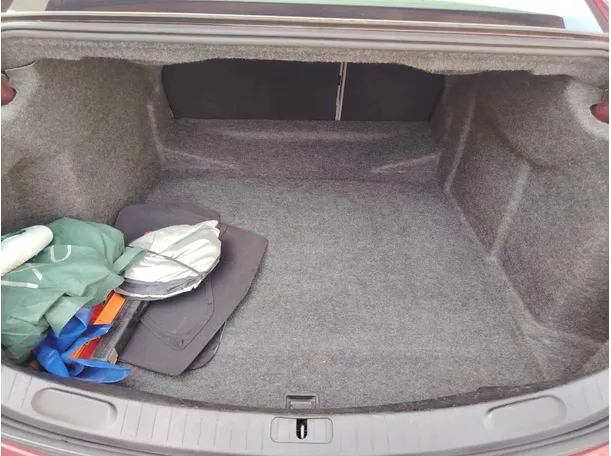 Car image 29
