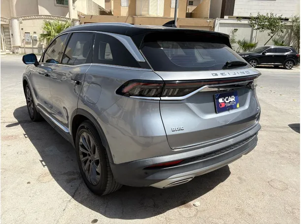 Car image 7