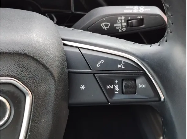 Car image 28