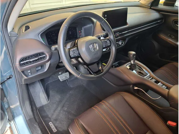 Car image 12