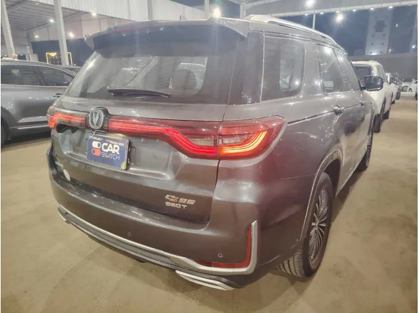 Car image 5