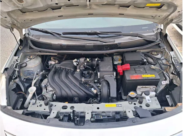 Car image 13