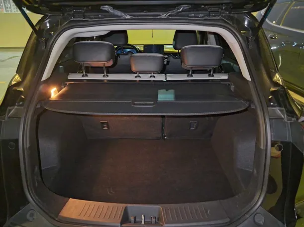 Car image 21