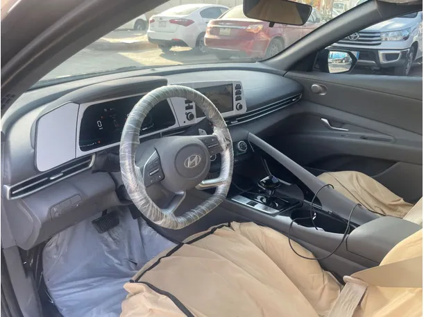 Car image 11