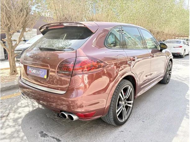 Car image 5