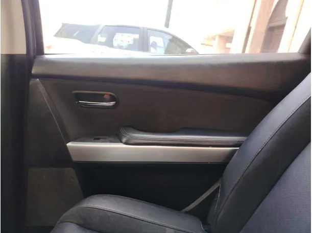 Car image 34
