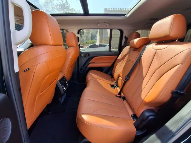 Car image 13