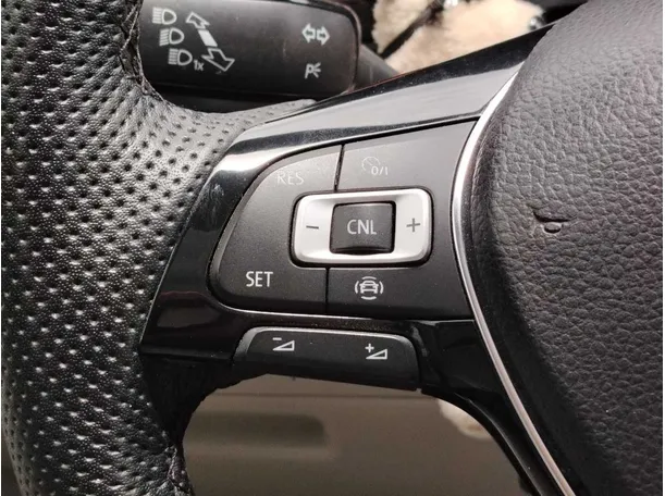 Car image 32